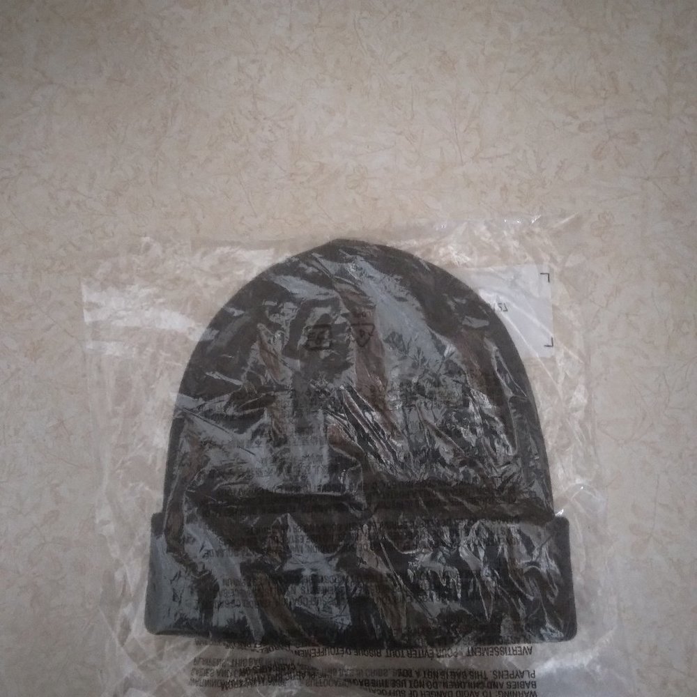 GAP Winter Hat, Gray, new with tags, in plastic